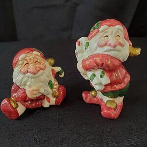 1990 Christmas Elves Salt Pepper Shaker Pair Ceramic Holiday Tableware